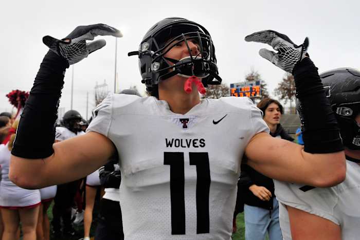 Tualatin.West-Linn.6A-football-semifinal.Leon-Neuschwander.112
